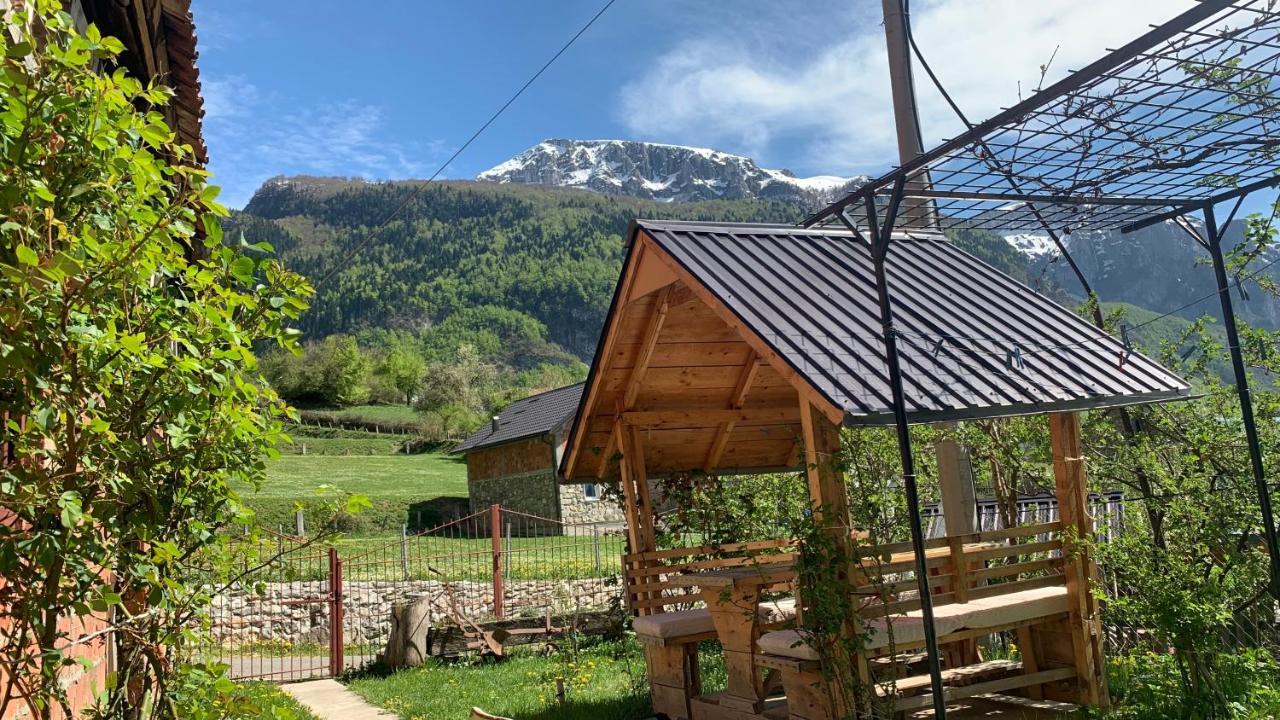 Guest House Ulaj Vuthaj Εξωτερικό φωτογραφία