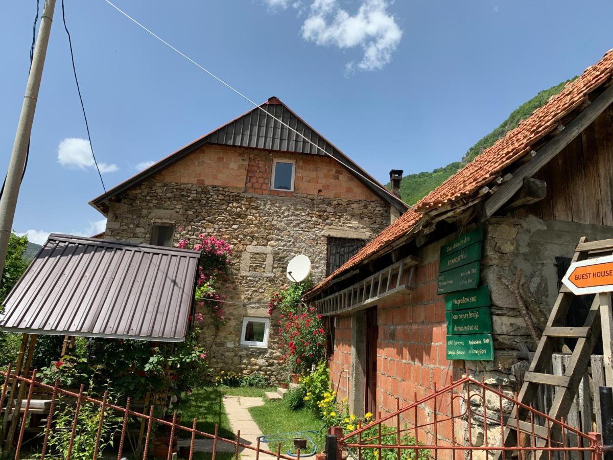 Guest House Ulaj Vuthaj Εξωτερικό φωτογραφία