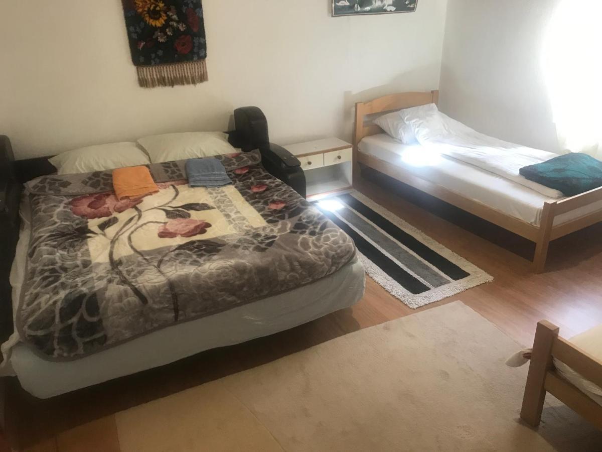 Guest House Ulaj Vuthaj Εξωτερικό φωτογραφία