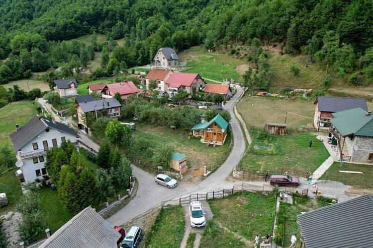 Guest House Ulaj Vuthaj Εξωτερικό φωτογραφία